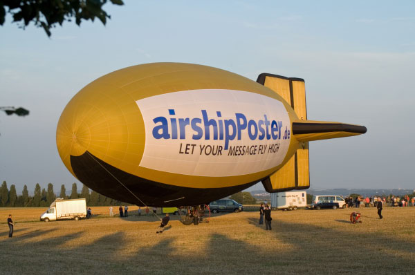 2007-2018-Starten-Airship-Poster-Luftschiff
