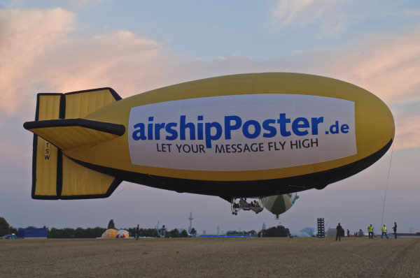 2007-2049-Luftschiffparade-Airship-Poster-Luftschiff